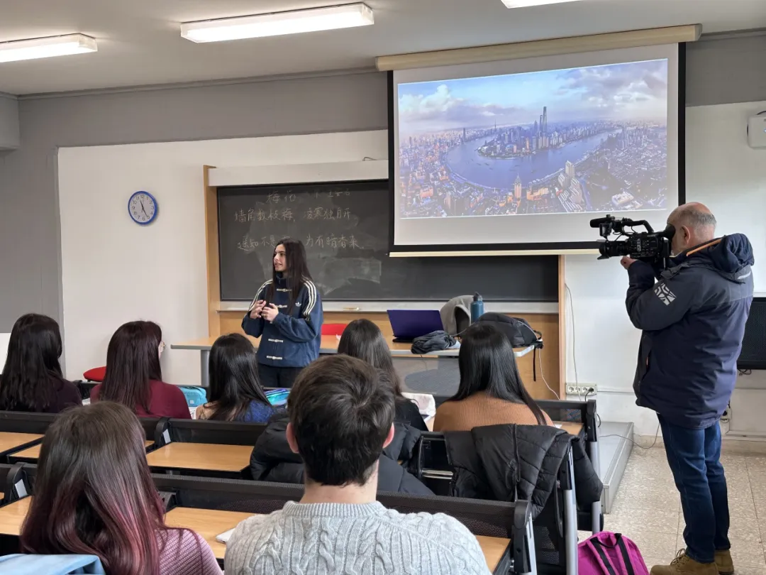 意大利恩纳&ldquo;科雷&rdquo;大学孔子学院接受意大利广播电视公司西西里大区电视台专访2