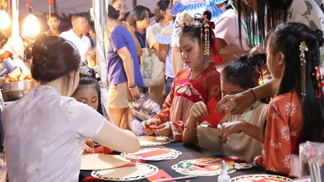 泰国宋卡王子大学普吉孔子学院参加卡图市&ldquo;文化之路旅游项目&rdquo;体验活动2