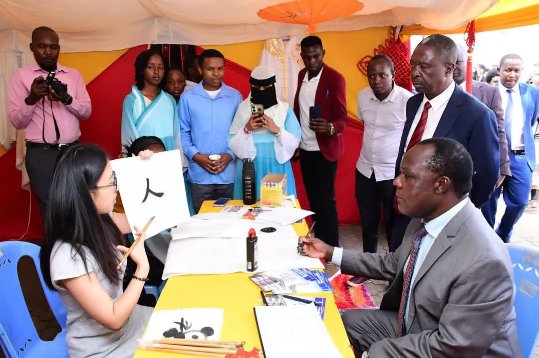 肯尼亚肯雅塔大学孔子学院参加大学2026年职业周活动1 图片