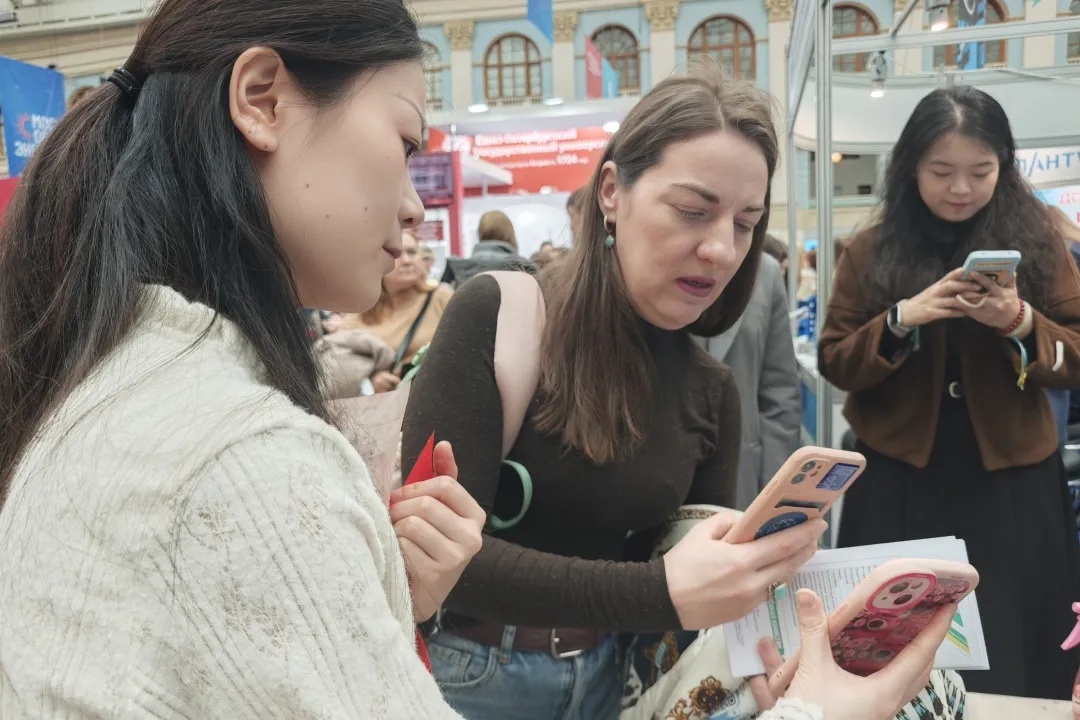 俄罗斯莫斯科国立语言大学孔子学院参加第62届莫斯科&ldquo;教育与职业&rdquo;国际展1