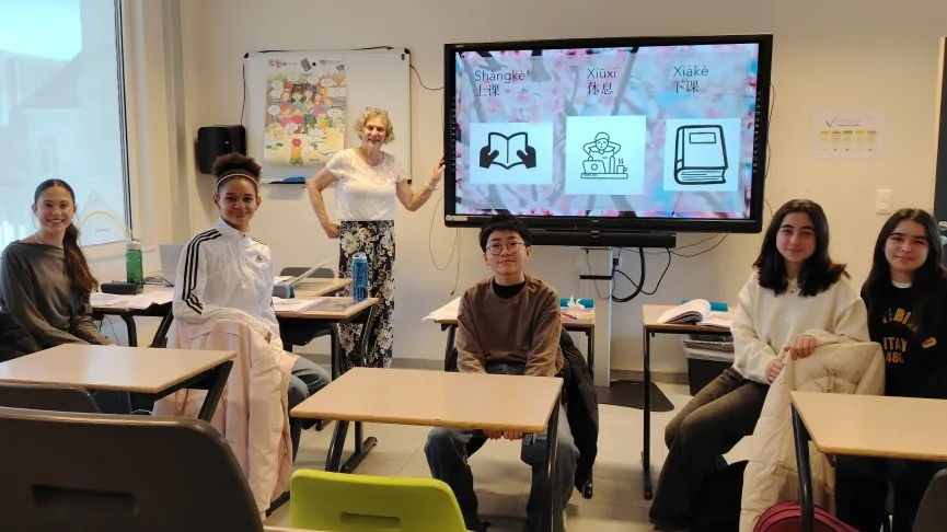 比利时鲁汶孔子学院在赫瑟尔&mdash;佐尔德圣方济各中学开设中文课程1