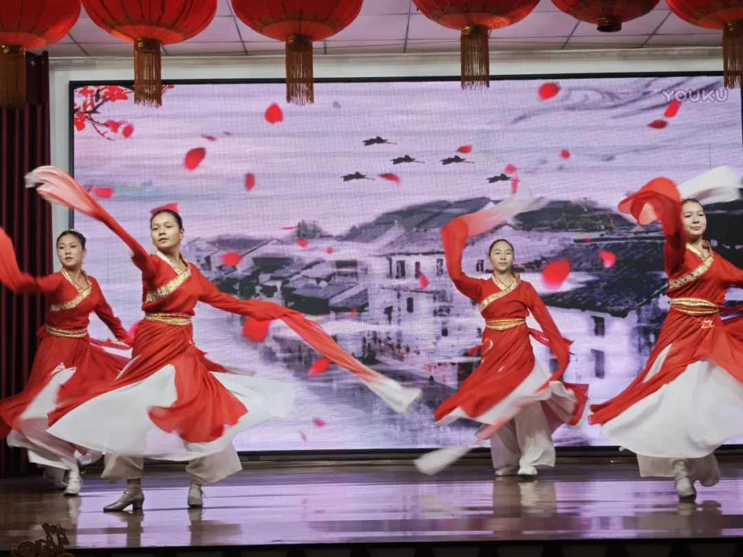 吉尔吉斯斯坦奥什国立大学孔子学院下设奥什工业大学孔子课堂与比利姆教学点联合举办“你好·中国年”春节庆祝活动 图片