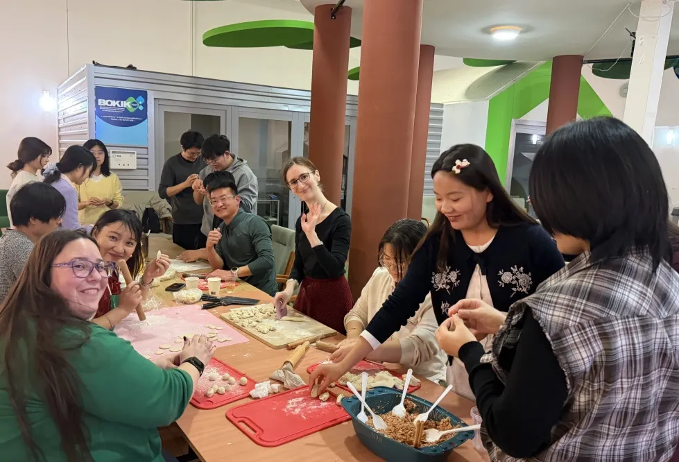 匈牙利米什科尔茨大学孔子学院举办丙午马年除夕年夜饭活动 图片